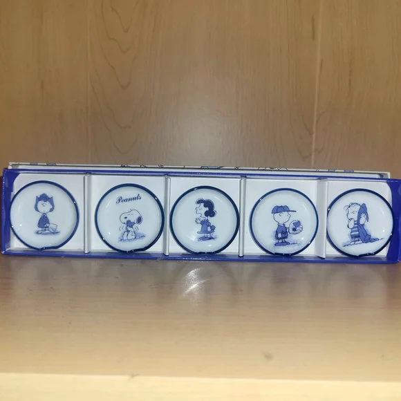 Peanuts Blue Toy Box - Picture 1 of 4